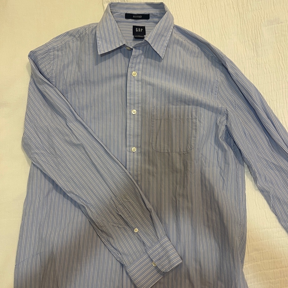 GAP Men's Classic Light Blue Pinstripe Shirt
